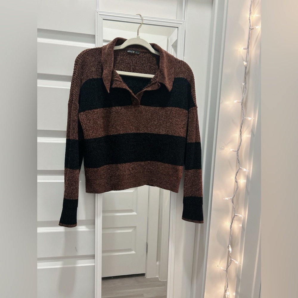 Super cute and soft brown stripe sweater